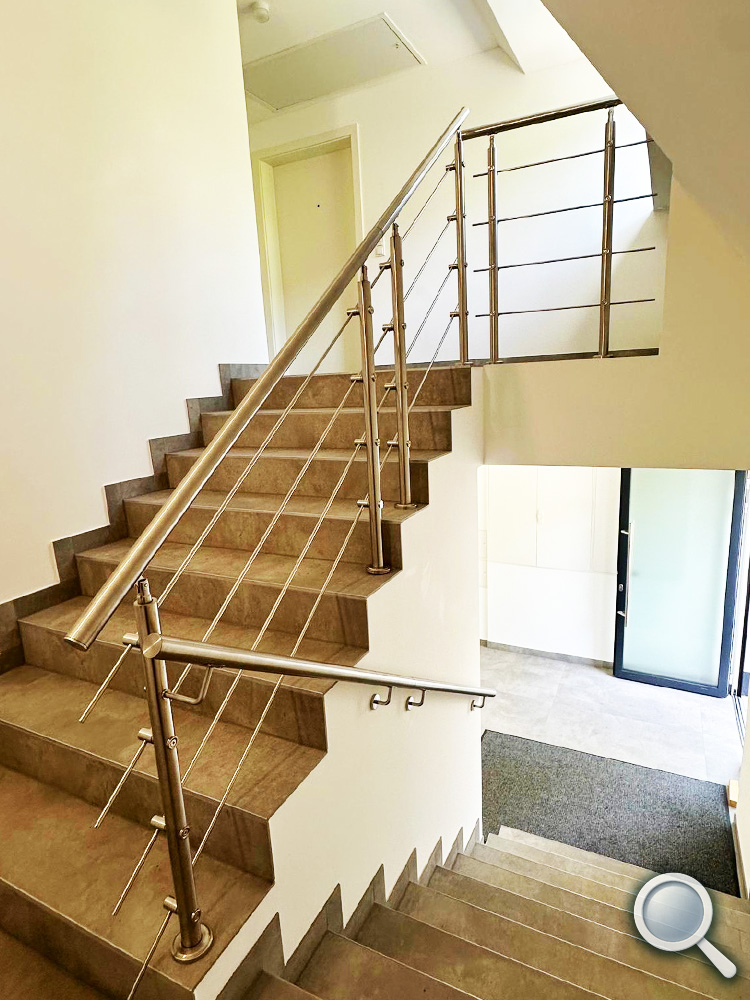 Treppenhaus im sanierten Wohnhaus in Hilchenbach-Allenbach